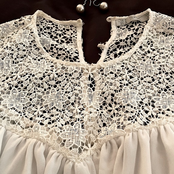 A lacy long sleeved blouse in off white - Picture 1 of 5
